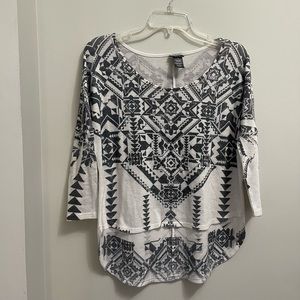 Women’s 3/4 sleeve shirt, size Med